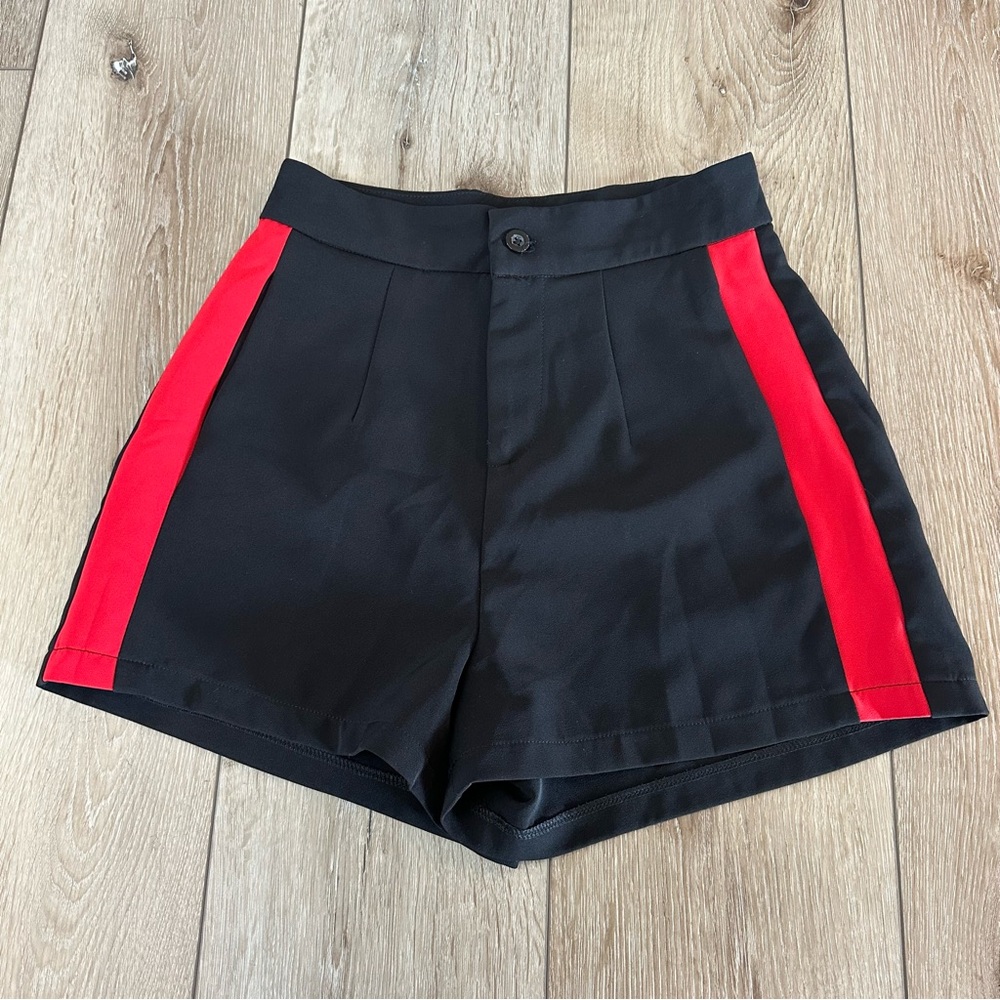 Sporty High Waist Black and Red Stripe Tailored Shorts Business Casual Small